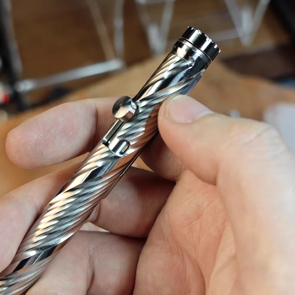 EDC Titanium Pen with Ball Bea - Edc Everyday Carry Gear avis et prix